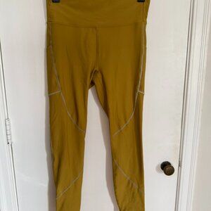 Fabletics XL Therma-Flex Reflective Pocket Legging